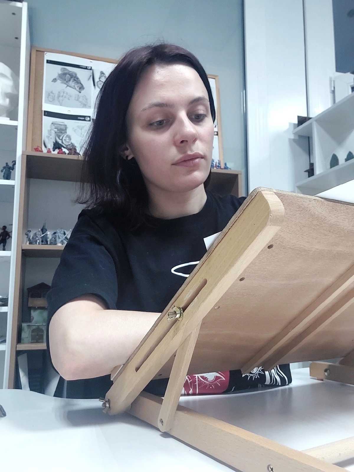 https://drawbox.ai/wp-content/uploads/2023/04/Polina-teacher.jpg
